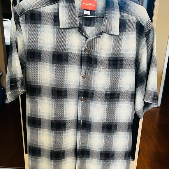 Tommy Bahama Men's Black and Cream Plaid Shirt - Picture 2 of 7
